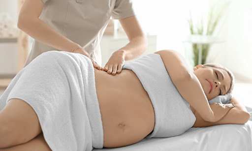 Massage bầu tại nhà